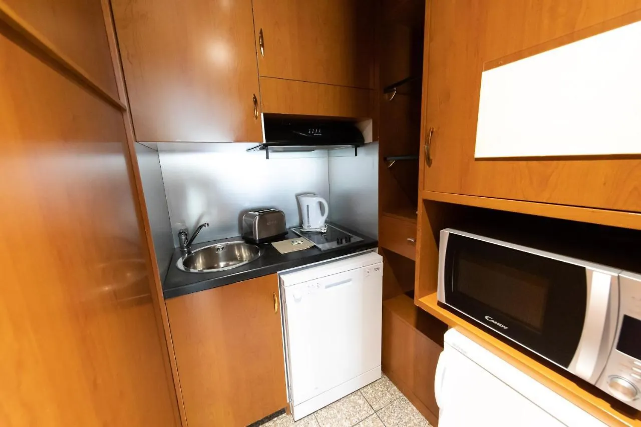 Hotel Goldstar Apartments & Suites Nice
