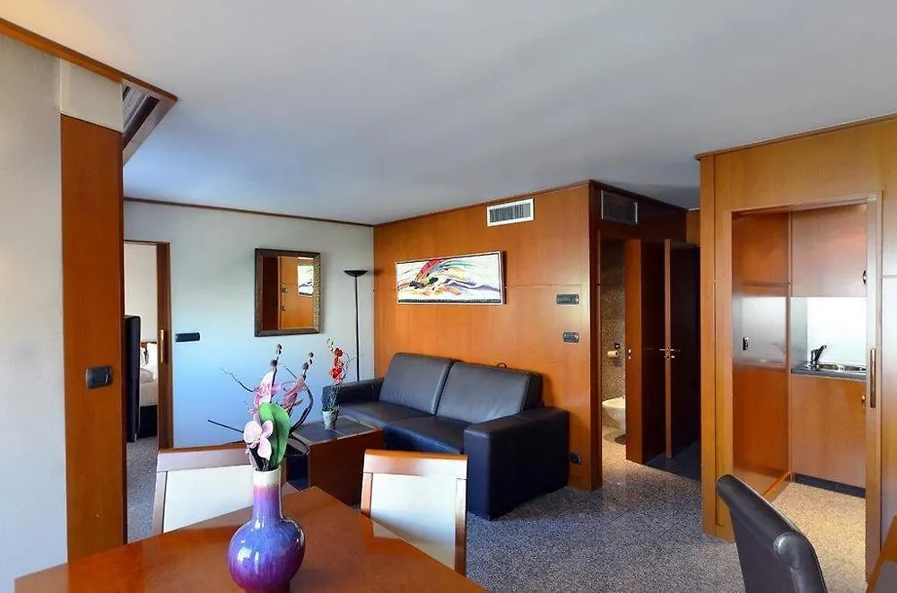 Goldstar Apartments & Suites Nice Hotel