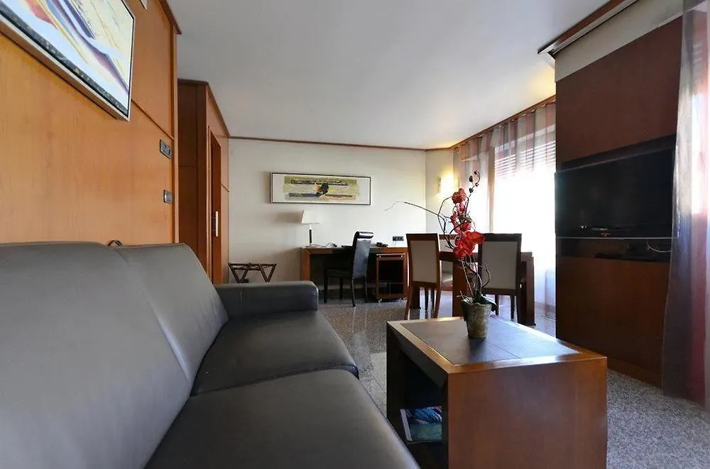 Goldstar Apartments & Suites Nice