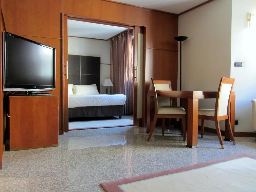 Goldstar Apartments & Suites Nice