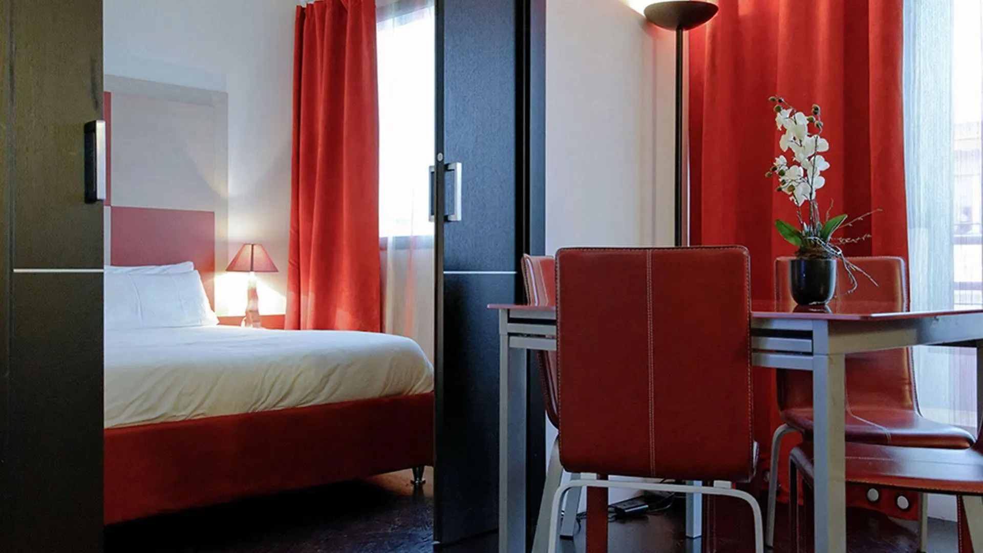 Goldstar Apartments & Suites Nice