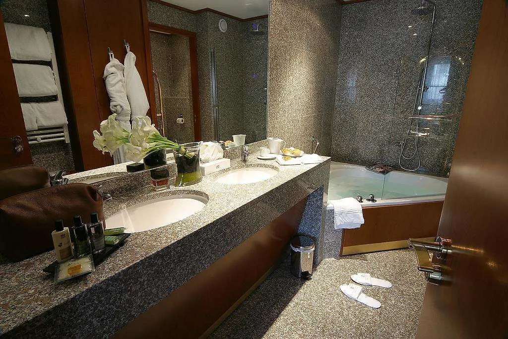 Goldstar Apartments & Suites Nice Hotel