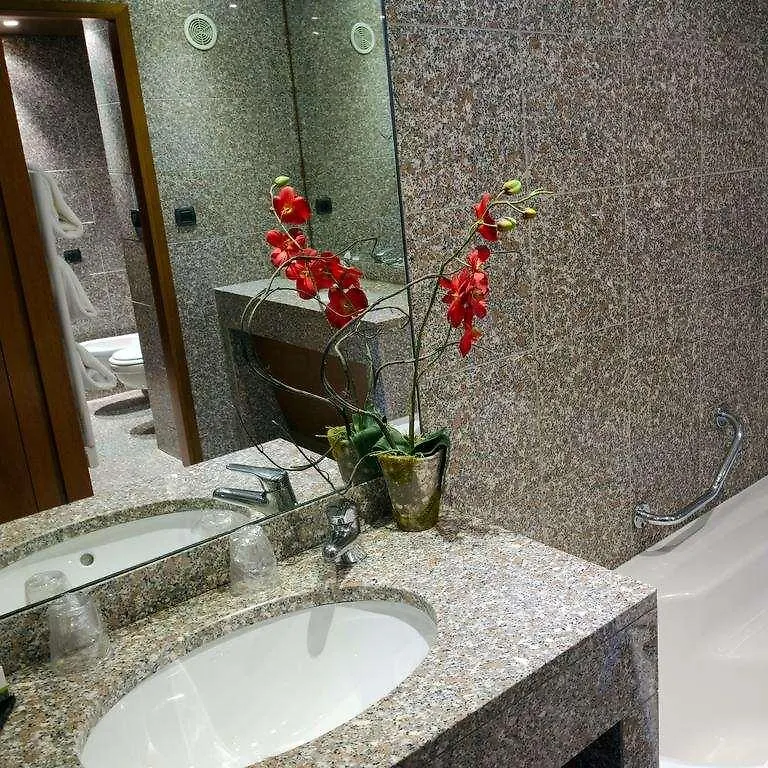 Goldstar Apartments & Suites Ницца 4*,  Франция