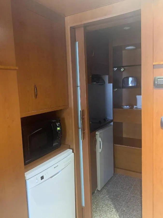 Goldstar Apartments & Suites Ницца 4*,