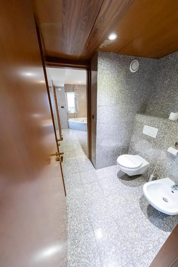 Goldstar Apartments & Suites Ницца