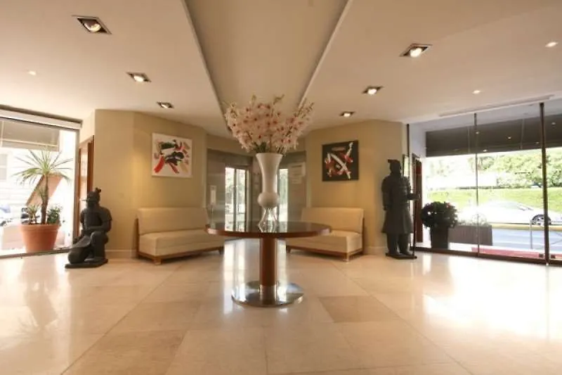 Отель Goldstar Apartments & Suites Ницца