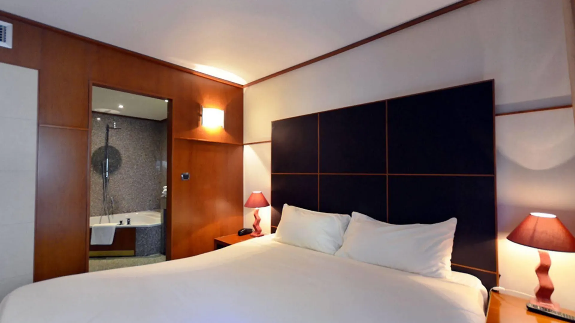 Goldstar Apartments & Suites Ницца Отель