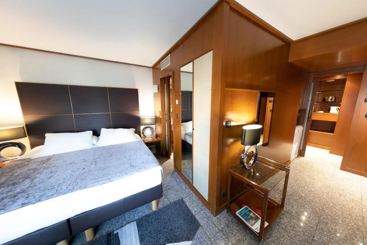 Hotel Goldstar Apartments&Suites Niza