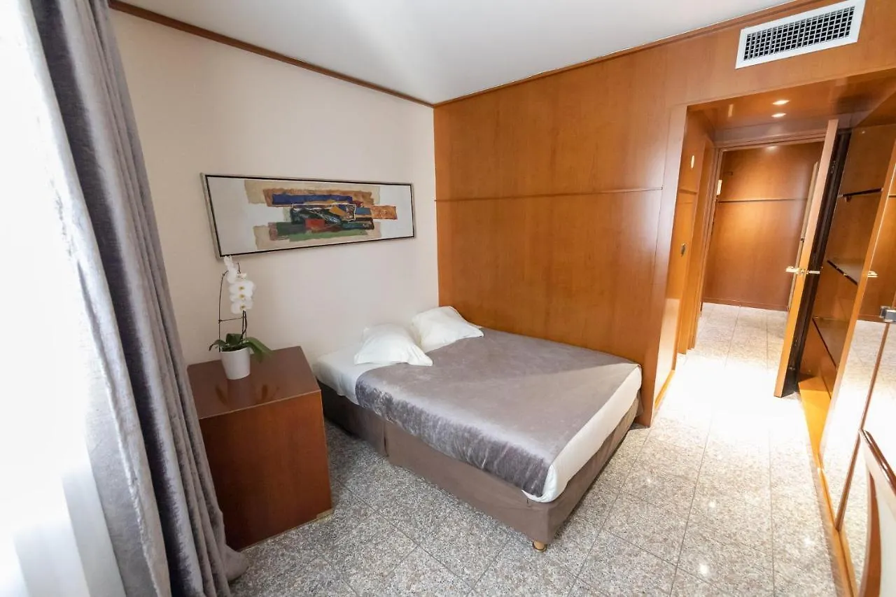 Goldstar Apartments&Suites Niza