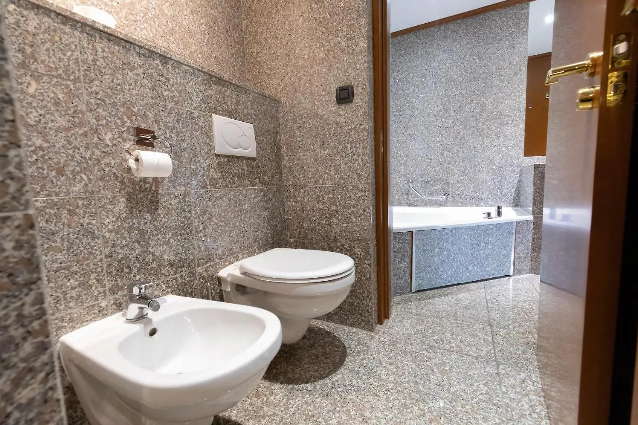 Goldstar Apartments&Suites Niza Francia