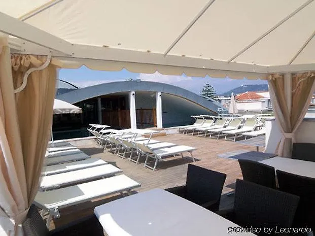 Goldstar Apartments&Suites Niza Hotel